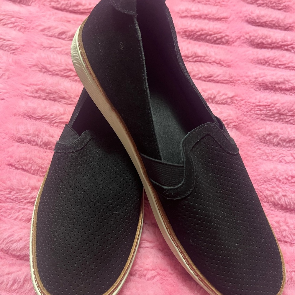 Vionic Slip-On Sneakers - Black suede